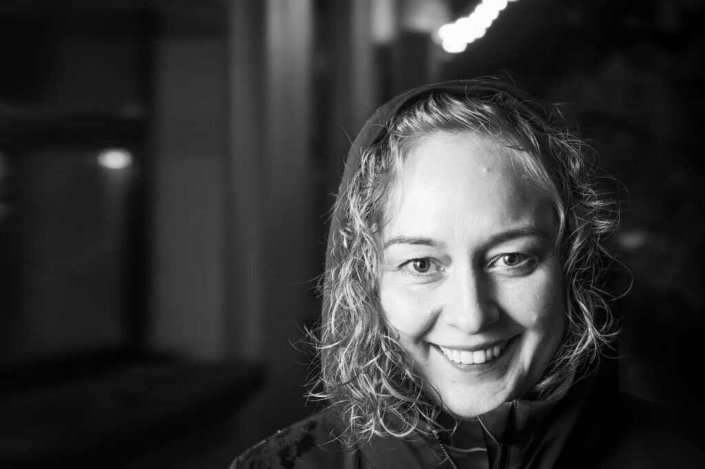 Kristina Savickiene╠ć. D. Matvejevo nuotrauka „Meno rakto“ laureatė – Kristina Savickienė, tarptautinio teatro festivalio „Sirenos“ meno vadovė, viena iš „Teatro informacijos centro“ įkūrėjų. Apdovanojimas skiriamas už šiuolaikinio Lietuvos teatro sklaidą Lietuvoje ir užsienyje.