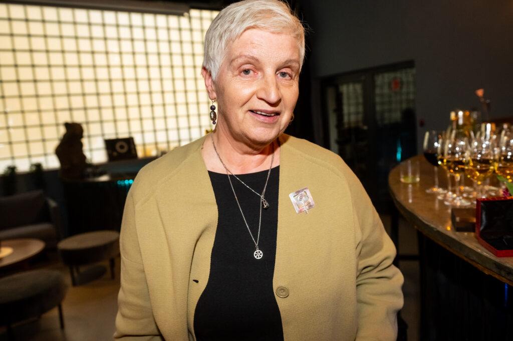 Raktelis-48 „Teksto rakto“ laureatė – Rūta Oginskaitė, teatro ir kino kritikė. Apdovanojimas skiriamas už teatro atminties išsaugojimą knygoje „kartu. Jūratės Paulėkaitės Istorija“.